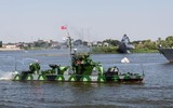 [ẢNH] Tàu pháo bọc thép của Nga vừa có động thái đặc biệt