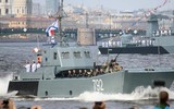 [ẢNH] 10 tàu pháo, tàu đổ bộ Nga đến Biển Đen