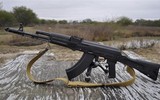 [ẢNH] Ly khai Ukraine bất ngờ có súng trường tấn công AK-103