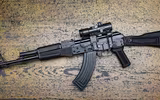 [ẢNH] Ly khai Ukraine bất ngờ có súng trường tấn công AK-103