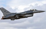 [ẢNH] Phi đội F-16 Mỹ mang tên lửa AIM-120 và AIM-9 tới Biển Đông hội quân