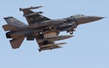 [ẢNH] Phi đội F-16 Mỹ mang tên lửa AIM-120 và AIM-9 tới Biển Đông hội quân