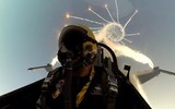 [ẢNH] Phi đội F-16 Mỹ mang tên lửa AIM-120 và AIM-9 tới Biển Đông hội quân