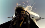 [ẢNH] Phi đội F-16 Mỹ mang tên lửa AIM-120 và AIM-9 tới Biển Đông hội quân