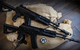 [ẢNH] Sự thật màn đối đầu giữa súng trường tấn công AK-12 Nga và áo giáp Mỹ