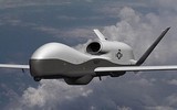 [ẢNH] Lần đầu tiên ‘Đại bàng xám’ MQ-4C của Mỹ tới Nhật Bản