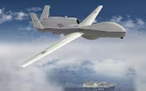 [ẢNH] Lần đầu tiên ‘Đại bàng xám’ MQ-4C của Mỹ tới Nhật Bản