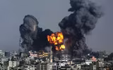 [ẢNH] Cách Israel đuổi thường dân ra ngoài trước khi đánh sập các tòa nhà tại dải Gaza