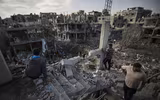 [ẢNH] Cách Israel đuổi thường dân ra ngoài trước khi đánh sập các tòa nhà tại dải Gaza