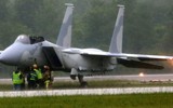 [ẢNH] Tiêm kích F-15QA hiện đại nhất thế giới lao khỏi đường băng