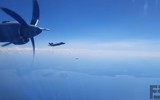 [ẢNH] Su-30SM Nga áp sát buộc F-35 NATO phải đổi hướng bay