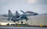 [ẢNH] Su-30SM Nga áp sát buộc F-35 NATO phải đổi hướng bay