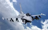[ẢNH] F-16 Philippines mua của Mỹ mang thiết kế khác lạ, nâng cao sức mạnh hủy diệt