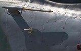 [ẢNH] Một số chi tiết khó tin trên Su-57 của Nga, khác hẳn máy bay Mỹ!