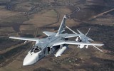 [ẢNH] 'Kiếm sĩ' Su-24M 'đại náo' họp báo của nguyên thủ thành viên NATO