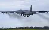 [ẢNH] Mỹ bất ngờ tái triển khai ‘pháo đài bay’ B-52 tới đảo Guam