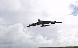[ẢNH] Mỹ bất ngờ tái triển khai ‘pháo đài bay’ B-52 tới đảo Guam