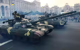 [ẢNH] Xe tăng quốc bảo Ukraine bắn nhầm cả vào nhà dân