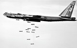 [ẢNH] B-52 Mỹ bay 4 ngày liên tục để dội bom phiến quân Taliban tại Afghanistan
