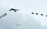 [ẢNH] B-52 Mỹ bay 4 ngày liên tục để dội bom phiến quân Taliban tại Afghanistan