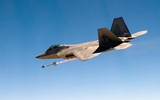 [ẢNH] Mài tóe lửa đường băng khi hạ cánh khẩn, tiết lộ thiết kế lạ của F-22 Raptor