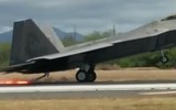 [ẢNH] Mài tóe lửa đường băng khi hạ cánh khẩn, tiết lộ thiết kế lạ của F-22 Raptor