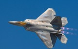 [ẢNH] Mài tóe lửa đường băng khi hạ cánh khẩn, tiết lộ thiết kế lạ của F-22 Raptor