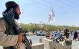 [ẢNH] Taliban ‘bất nhất’ khi vừa kêu gọi vừa cấm cửa viên chức Afghanistan đi làm
