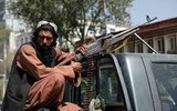 [ẢNH] Taliban ‘bất nhất’ khi vừa kêu gọi vừa cấm cửa viên chức Afghanistan đi làm
