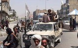 [ẢNH] Taliban ‘bất nhất’ khi vừa kêu gọi vừa cấm cửa viên chức Afghanistan đi làm