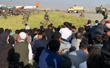 [ẢNH] Mỹ bất ngờ khi Taliban bội tín, tấn công thẳng vào người Mỹ di tản tại Kabul