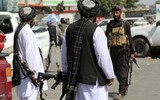 [ẢNH] Mỹ bất ngờ khi Taliban bội tín, tấn công thẳng vào người Mỹ di tản tại Kabul