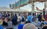[ẢNH] Mỹ bất ngờ khi Taliban bội tín, tấn công thẳng vào người Mỹ di tản tại Kabul
