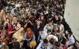 [ẢNH] Không phải 640 mà có tới 823 người nhồi nhét trên chiếc C-17 thoát khỏi Kabul