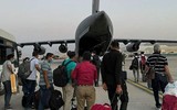 [ẢNH] Không phải 640 mà có tới 823 người nhồi nhét trên chiếc C-17 thoát khỏi Kabul