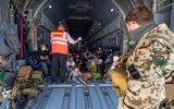[ẢNH] Không phải 640 mà có tới 823 người nhồi nhét trên chiếc C-17 thoát khỏi Kabul