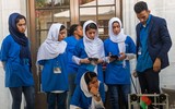 [ẢNH] Giải cứu các cô gái chuyên nghiên cứu về robot ra khỏi Afghanistan