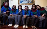 [ẢNH] Giải cứu các cô gái chuyên nghiên cứu về robot ra khỏi Afghanistan