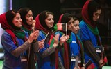 [ẢNH] Giải cứu các cô gái chuyên nghiên cứu về robot ra khỏi Afghanistan