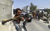 [ẢNH] Taliban ‘bất nhất’ khi vừa kêu gọi vừa cấm cửa viên chức Afghanistan đi làm