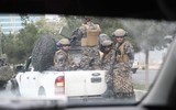 [ẢNH] Taliban vác súng đi xem bóng đá, động thái nhỏ, ý nghĩa lớn tại Afghanistan