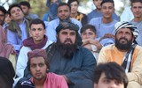[ẢNH] Taliban vác súng đi xem bóng đá, động thái nhỏ, ý nghĩa lớn tại Afghanistan