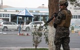 [ẢNH] Taliban vác súng đi xem bóng đá, động thái nhỏ, ý nghĩa lớn tại Afghanistan