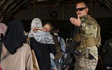 [ẢNH] Lính Mỹ đi, Taliban liền tới tiếp quản sân bay quốc tế Kabul