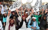 [ẢNH] Thiếu tướng Donahue là người lính Mỹ cuối cùng lên máy bay rời Afghanistan