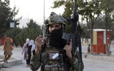 [ẢNH] Lính Mỹ đi, Taliban liền tới tiếp quản sân bay quốc tế Kabul