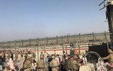 [ẢNH] Taliban 'vãi đạn' ăn mừng 'độc lập' sau khi lính Mỹ cuối cùng rời đi