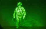 [ẢNH] Thiếu tướng Donahue là người lính Mỹ cuối cùng lên máy bay rời Afghanistan
