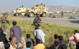 [ẢNH] Mỹ gây sốc khi 'đốt nốt' kho vũ khí nửa tỷ USD ngay tại sân bay Kabul