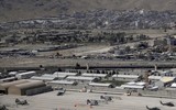 [ẢNH] Taliban 'chết đuối vớ được cọc' khi được Qatar giúp vận hành sân bay Kabul